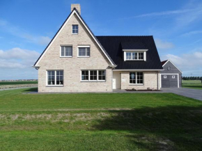 Beautiful and spacious villa with a panoramic view near the beach of Cadzand
